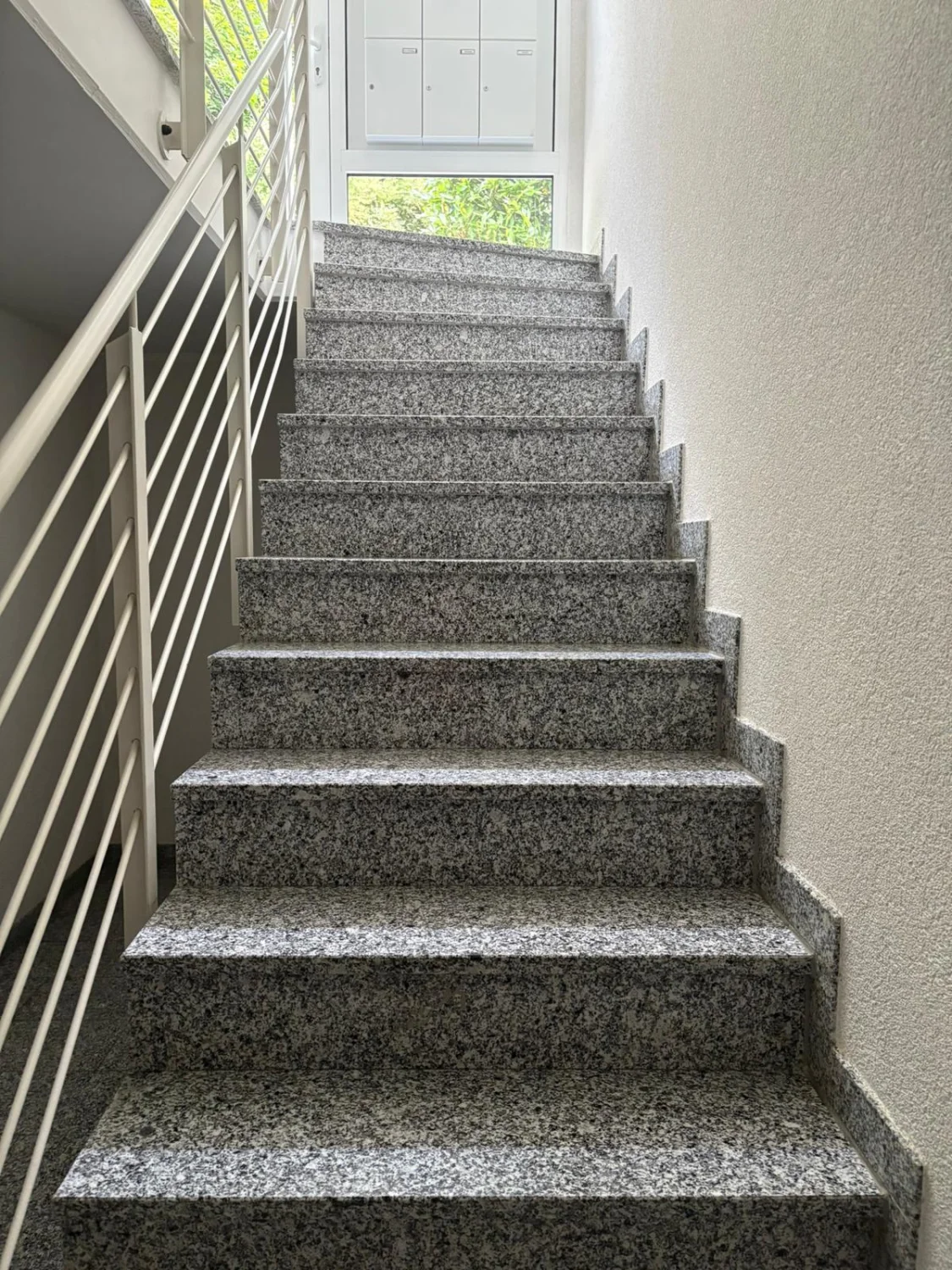 GARU Treppenhausreinigung – Treppenreinigung