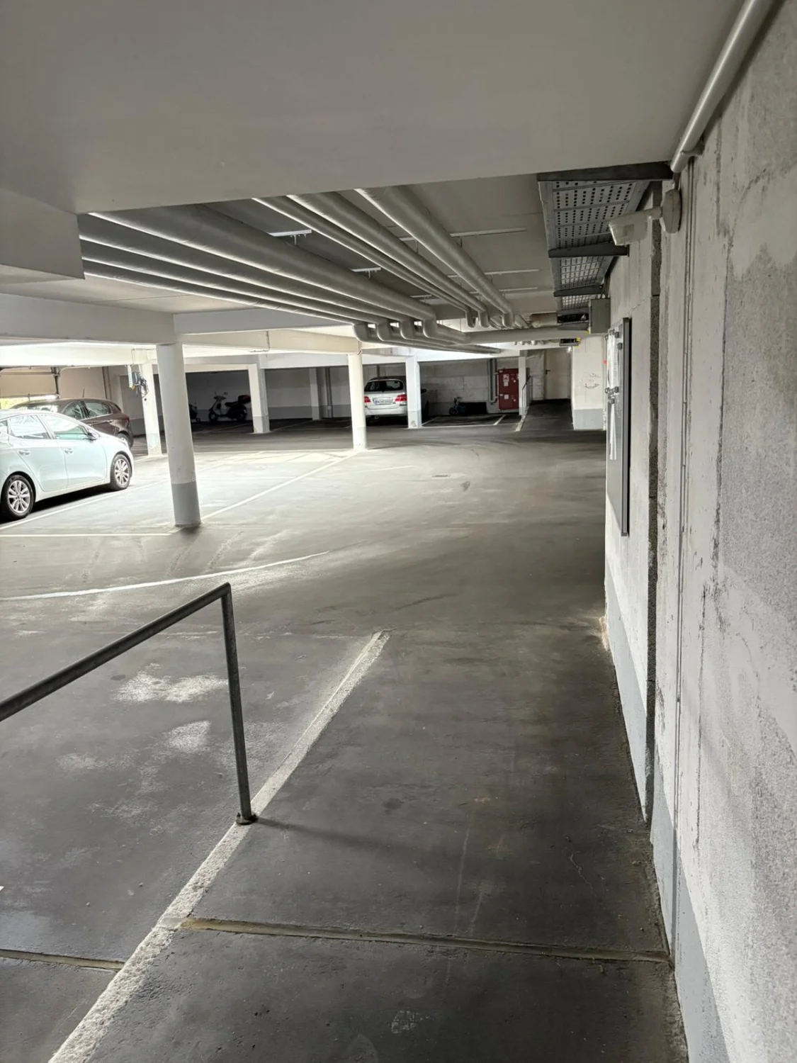 GARU Treppenhausreinigung – Bodenreinigung