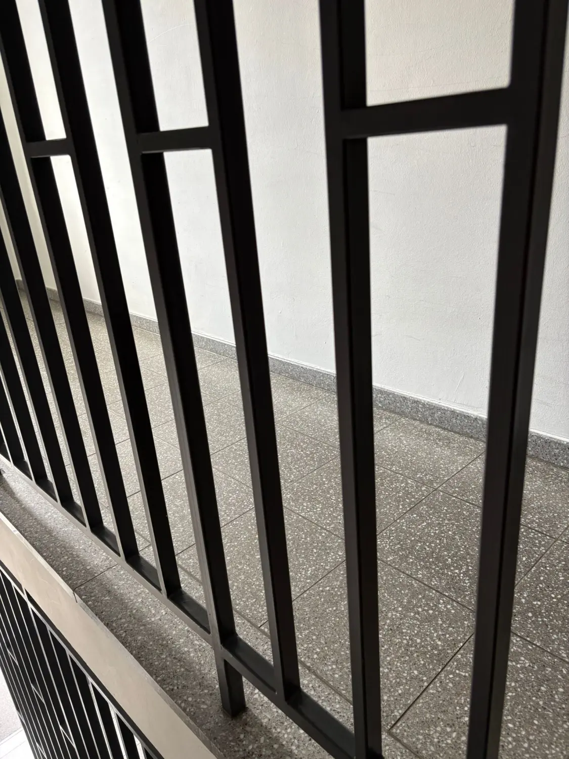 GARU Treppenhausreinigung – Handläufe und Treppengeländer