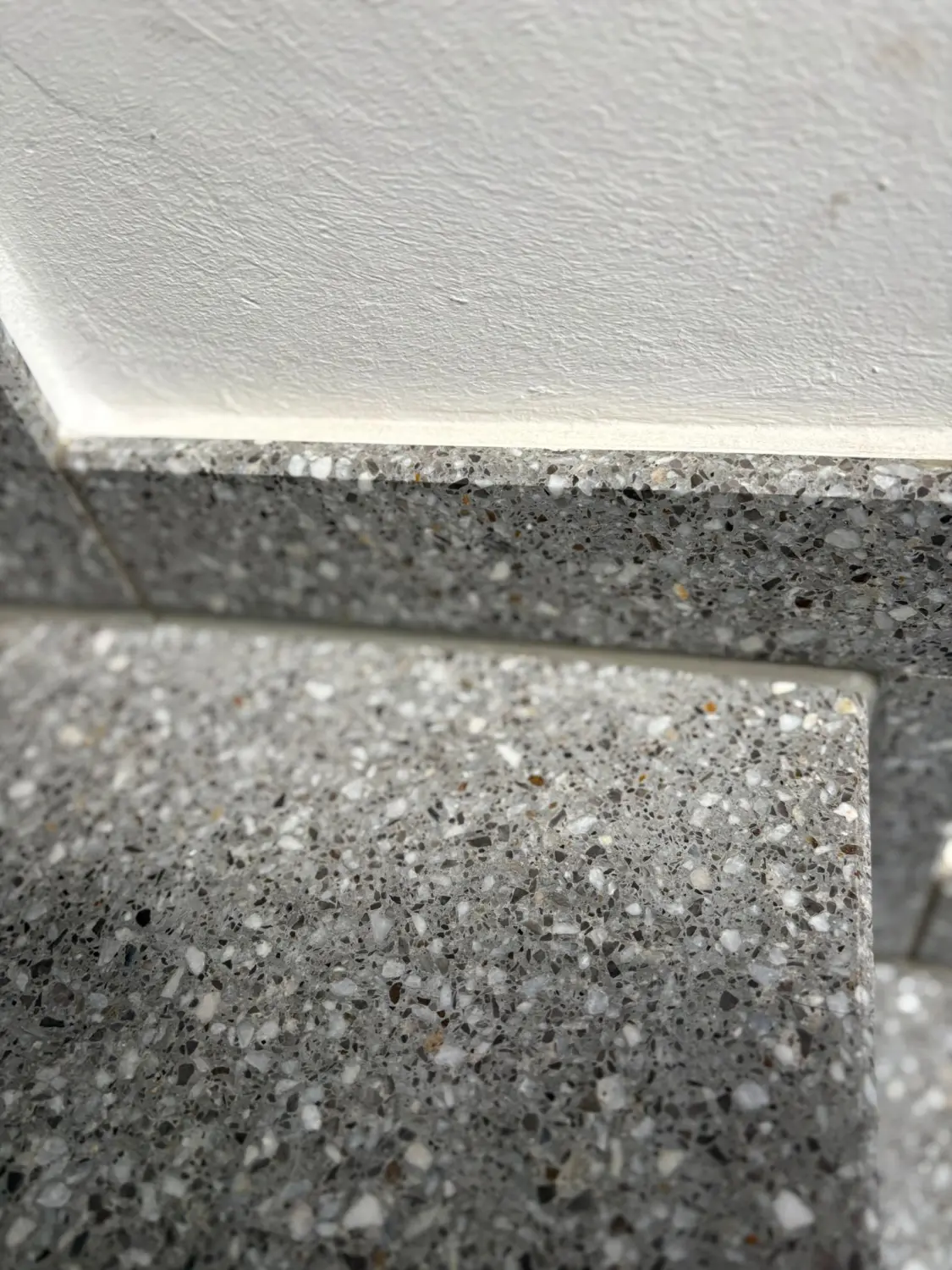 GARU Treppenhausreinigung – Fußböden und Bodenleisten